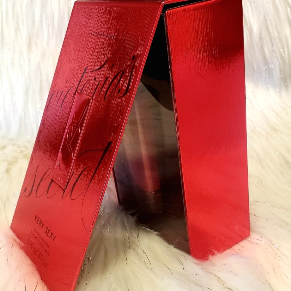 L. E. Victoria's Secret Very Sexy Shimmer Powder